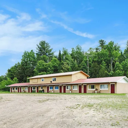 Palmerston Lake Motel