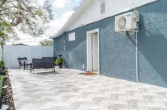 Perfect Location! All include Tampa Private Suite Hotels in Palm River-Clair Mel