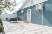 Perfect Location! All include Tampa Private Suite