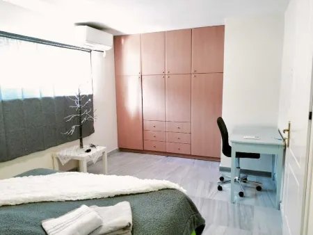 Apartment of 70 sq.m next to the sea with private car & boat parking in Galaxidi