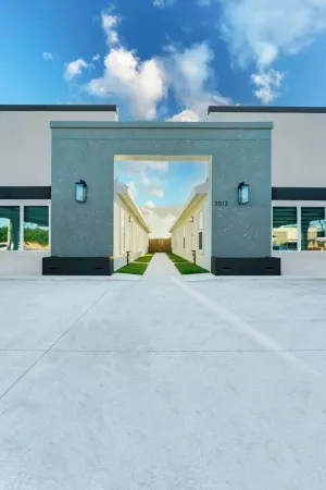 Brand NEW Cozy 3 Bedroom Apartment conveniently located in Pharr-McAllen area! Отели рядом с достопримечательностью «Pharr Vanguard Academy Nature & Birding Center»