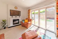 Clean & Cozy | Work, Relax & Stay | Fully Equipped + Smart Lock + 2 Parking