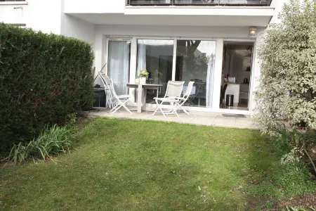 Calme et Élégant 3 Pièces Tout Confort, Avec Terrasse et Jardin Отели в г. Мезон-Альфор