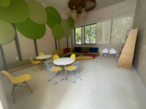 Luxurious villa, 2 swimming pools, 1 gym, quiet location close to the sea