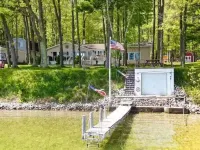 Charming Lake Front Cabin - 3-bedroom house with AC, WiFi in serene Hubbard Lake