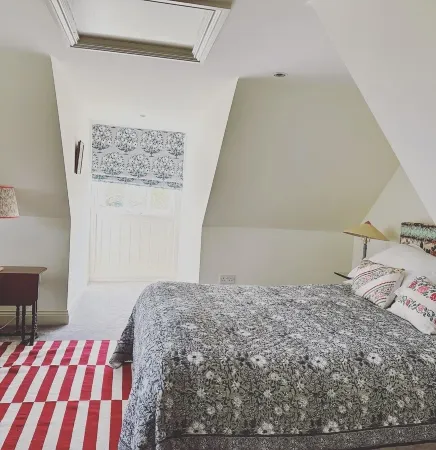 Beautifully Designed Peaceful Cottage Отели в г. Хейлшем