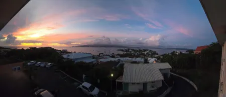 Cosy, fully-equipped studio with sea view