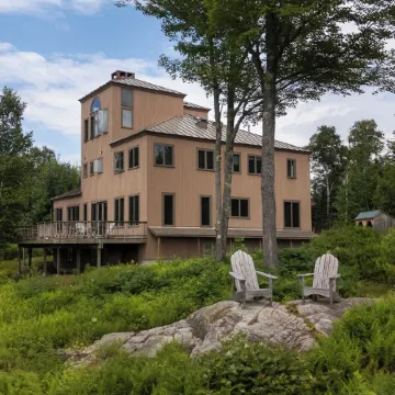 White Mountains Getaway w/ Sauna & Stunning Views