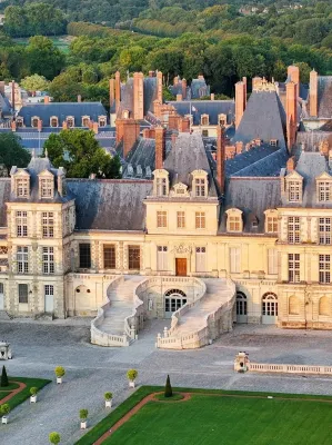 La Carpe d'Or Hotels near INSEAD