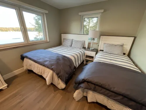 Newer Construction waterfront house with AC and WiFi in Barnstead