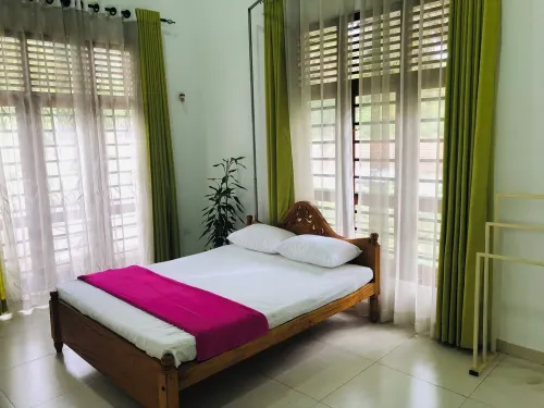 White Square Home-stay