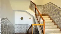 Large apartment with Rooftop in a private, secure, family-friendly building! Hotéis em 