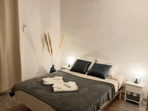 Pleasant 70 m² air-conditioned town house in the heart of the village for 6 people