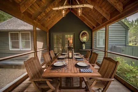 Chic Country Home with Catskills Mountain Views Отели в г. Олив