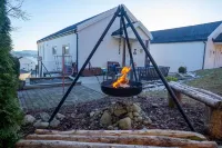 Bright 2-bedroom apartment with spectacular fjord views in Jørpeland. Hotels in Strand