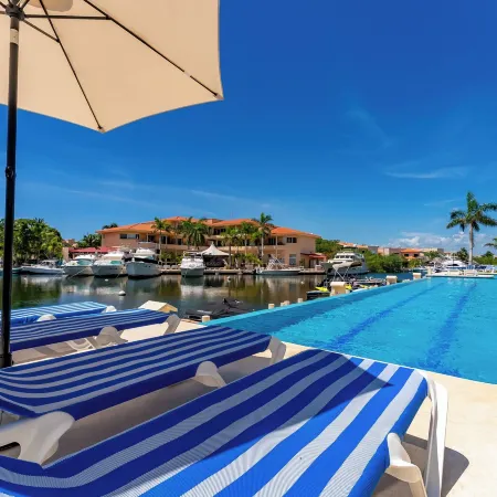 Ground Floor Marina View Infinity Pool Private Terrace Puerto Aventuras