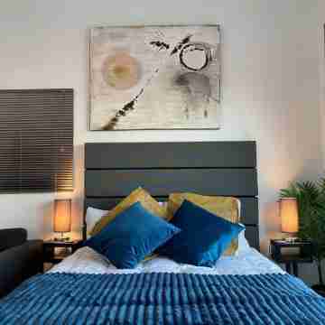 RELAX,REVIVE & RESET and Enjoy the Sounds of the Sea! Rooms