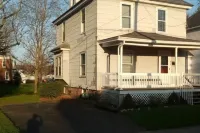 Quaint 3 bedroom house in the heart of Palmyra!