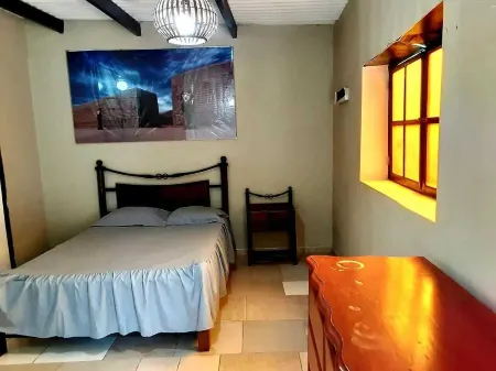 BEAUTIFUL VILLA HOSPEDAJE CHANCHAN with large gardens and free parking