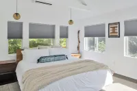 Charming Home with Fireplace and Indoor Pool in Sharon, CT Hotel a Sharon