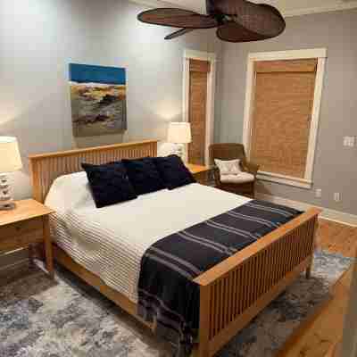 Charming family home in Rosemary Beach, 5 minute walk to beach, 1 minute to pool Rooms