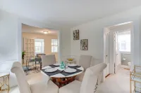 Spacious 2BR 2Level Apt - Walkable to metro!