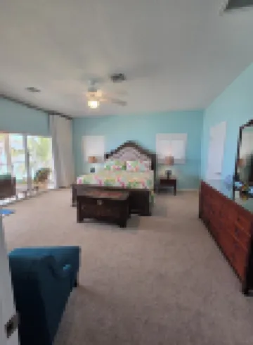 Northern Lights # 9 Spacious 3 Bd/3+ Bath Beachfront on Snorklers Paradise
