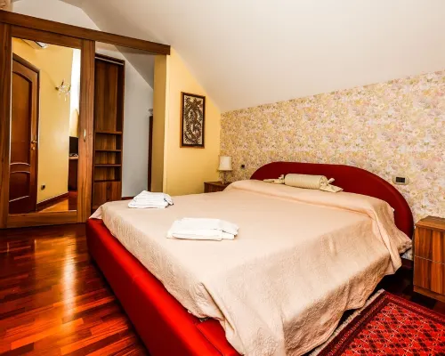 Prestigious 70sqm near Milan/Rho fiera/Airport Hotels in Legnano