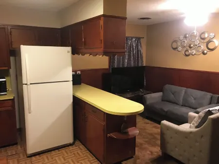 Charming 2-bedroom with Extended Yard, delightful Beaumont