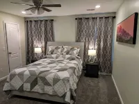 Renovated 3 bd 2.5 bath centrally located next to MTSU/Night life/Restaurants/DT