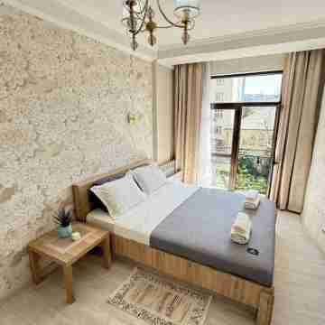 Chic Central Flat in Bishkek's Golden Square Rooms