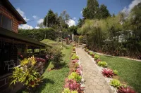 Spacious 5-bedroom villa in Guarne-15 min from airport Jose Maria Cordova Hotels in Guarne