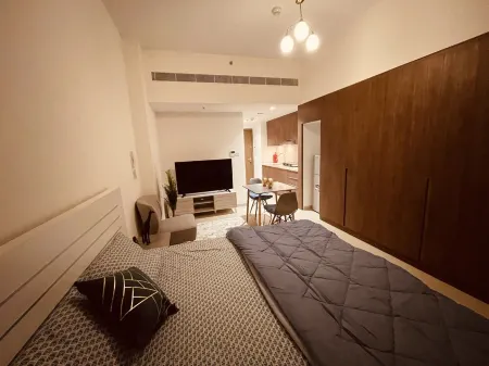 Spacious studio Apartment with Garden Отели рядом с Аэропорт Шарджа