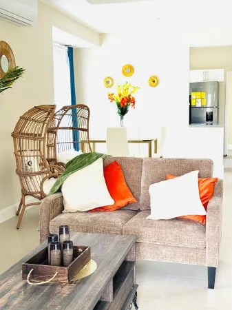 Relaxing seashore home with AC &WiFi in Lovely Lucea-btw MoBay & Negril-30 Mins