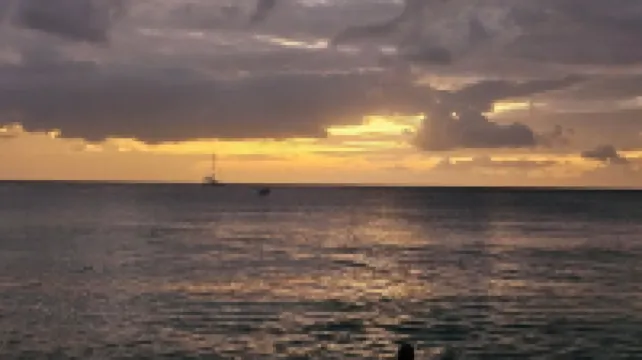 Beautiful and Cozy 3 Bedroom Home in walking distance to the beach and shops!