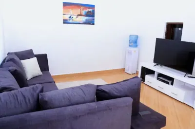 Chelsea's Apartment two bedroom with wifi/Netflix Hotels in 