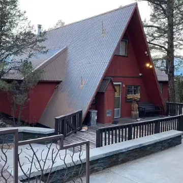 Doe Cabin Cozy Retreat Among the Pines