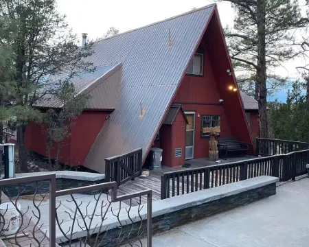 Doe Cabin Cozy Retreat Among the Pines Hotels in Heber