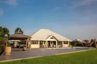 The Fairway Villa: A luxe 6BR retreat in Tobago, ready July 2025! Sleeps 20-26.