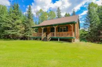 MOOSE CALL INN, Cozy 2bedroom house in Rangeley, snowmobile from the front door!