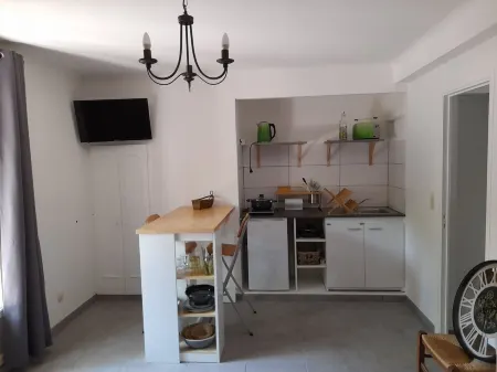 Studio for rent St Cassien lake Отели в г. Турет