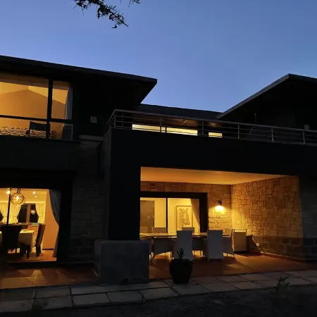 Nyikani House – Safari Stay with Mt. Kenya Views
