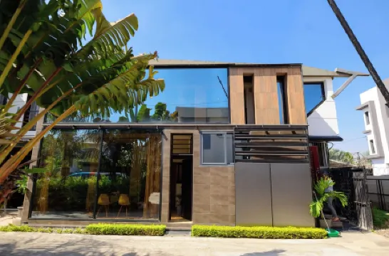 Modern and secure 2-bedroom apartment in Antananarivo with AC, WiFi, jacuzzi Отели рядом с достопримечательностью «Рува»