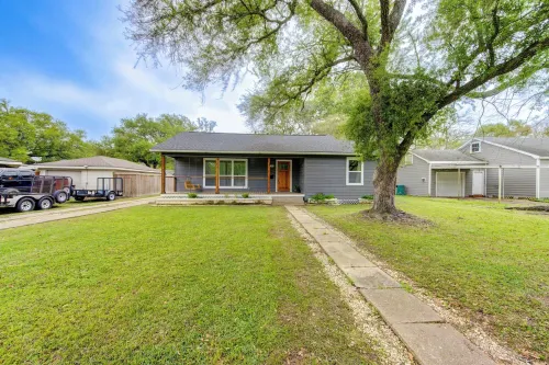 Coastal Getaway in La Marque! Hotels in La Marque