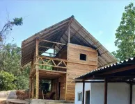 Prive bedroom cabin in tranquil Los Linderos with WiFi for two.