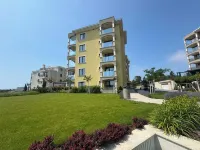 Cozy apt with private office 24\7 Infinity salty heated pool barbecue sky dome