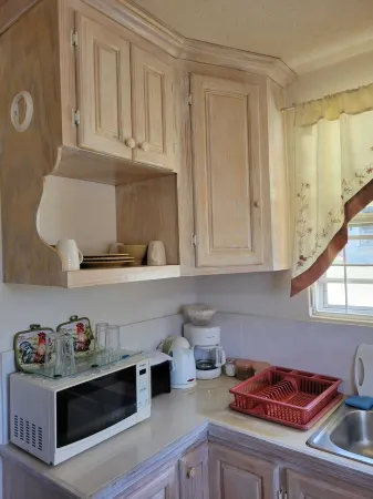 Cozy 1Br/1BA Apartment- Upstairs or Downstairs Options Upon Availability Отели в г. Литл Батталис