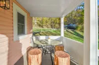 Raspberry Retreat Cottage