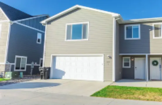 3-bedroom townhome with patio and attached 2car garage, close to hospitals