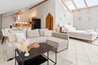 City oasis Fulda with flair I Whirlpool I Balcony I 2xParking I Coffee I WLAN Hotels in Kunzell